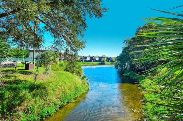 3310 RAMBLEWOOD PLACE, Sarasota, FL 34237