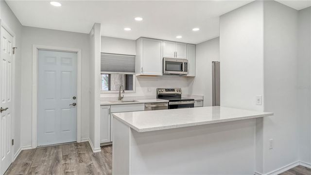 3310 RAMBLEWOOD PLACE, Sarasota, FL 34237