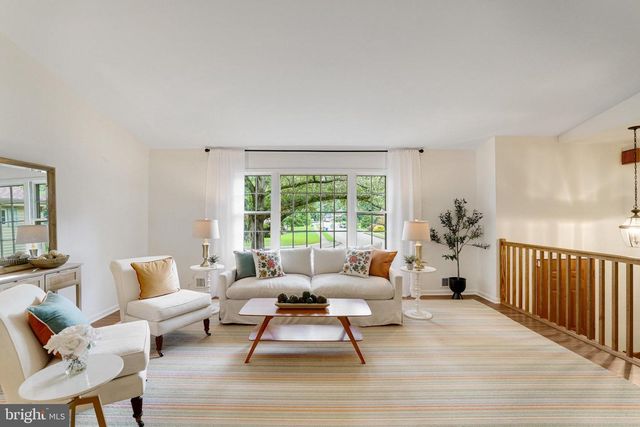 8606 FALKSTONE LN, Alexandria, VA 22309