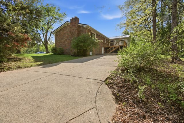 1416 Oakmont Circle, Centerville, TN 37033