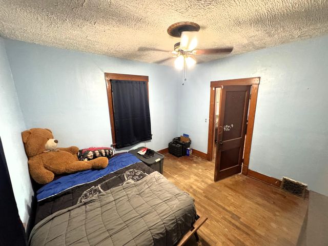 813 W Elm St, Salina, KS 67401