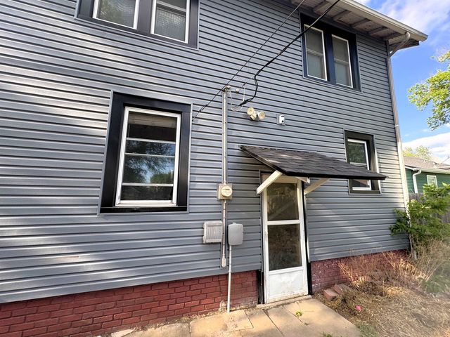 813 W Elm St, Salina, KS 67401