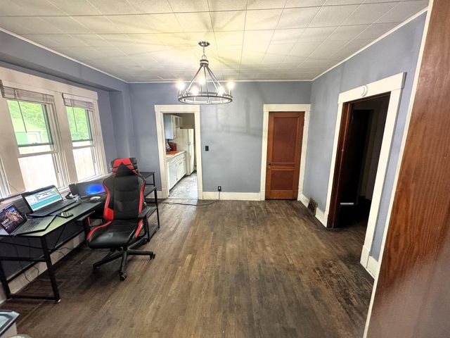 813 W Elm St, Salina, KS 67401