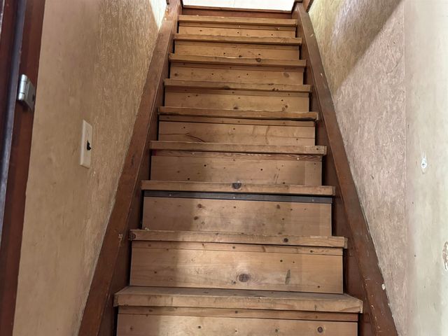 813 W Elm St, Salina, KS 67401