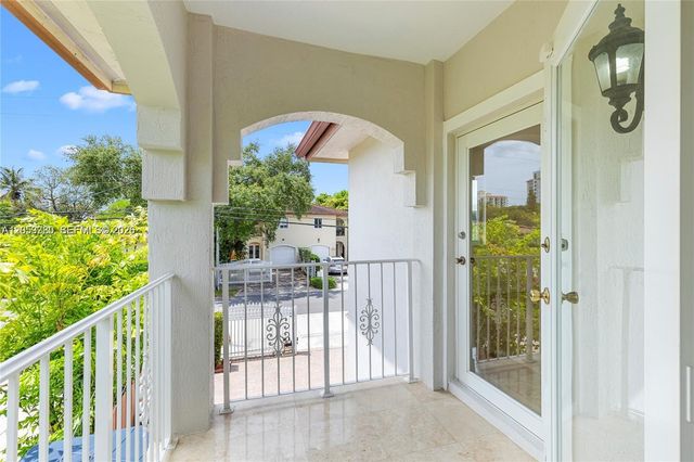 4023 SW 10th St, Miami, FL 33134