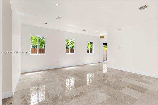 4023 SW 10th St, Miami, FL 33134