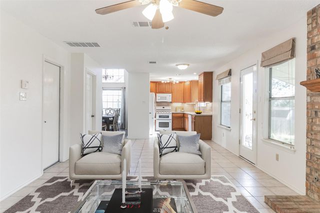 7801 Callbram LN, Austin, TX 78736