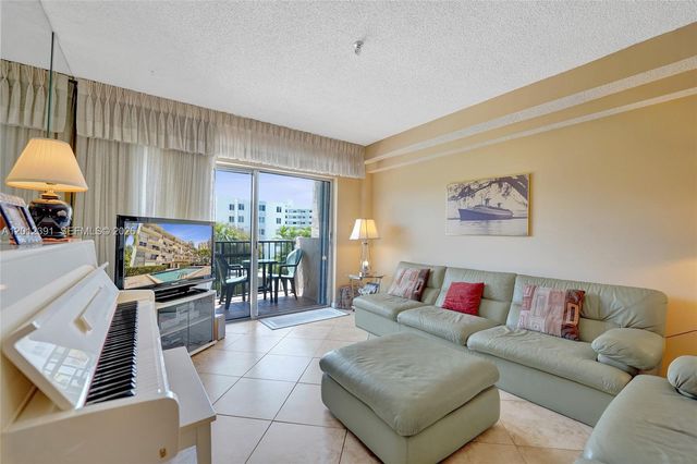 250 181st Dr 214, Sunny Isles Beach, FL 33160