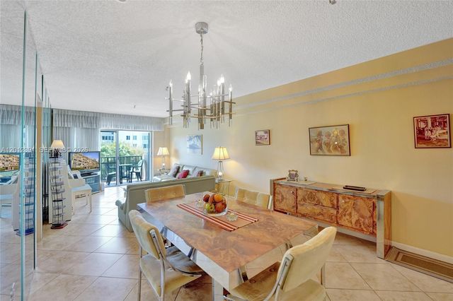 250 181st Dr 214, Sunny Isles Beach, FL 33160