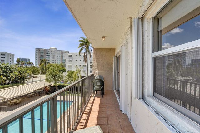 250 181st Dr 214, Sunny Isles Beach, FL 33160