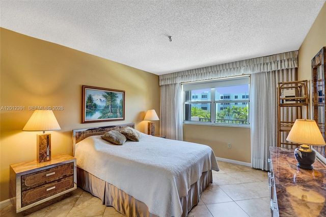 250 181st Dr 214, Sunny Isles Beach, FL 33160