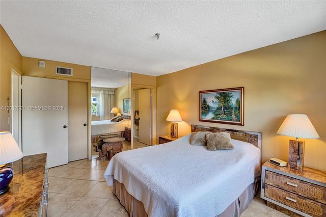 250 181st Dr 214, Sunny Isles Beach, FL 33160