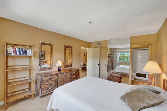250 181st Dr 214, Sunny Isles Beach, FL 33160