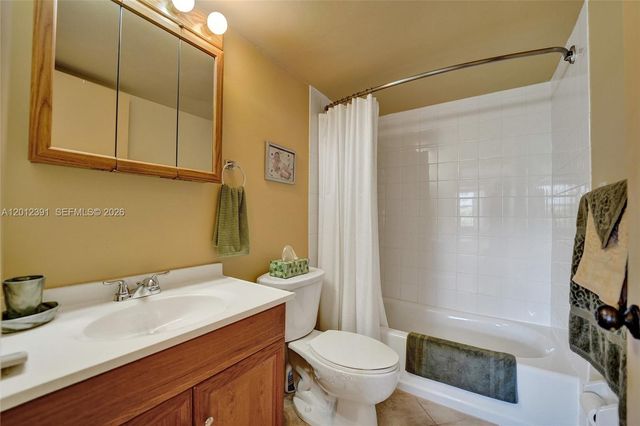 250 181st Dr 214, Sunny Isles Beach, FL 33160
