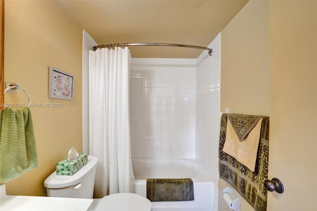 250 181st Dr 214, Sunny Isles Beach, FL 33160