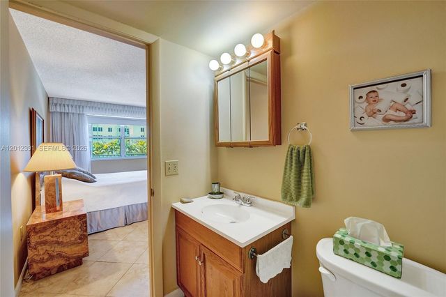 250 181st Dr 214, Sunny Isles Beach, FL 33160