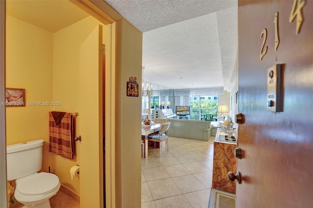 250 181st Dr 214, Sunny Isles Beach, FL 33160