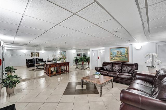 250 181st Dr 214, Sunny Isles Beach, FL 33160