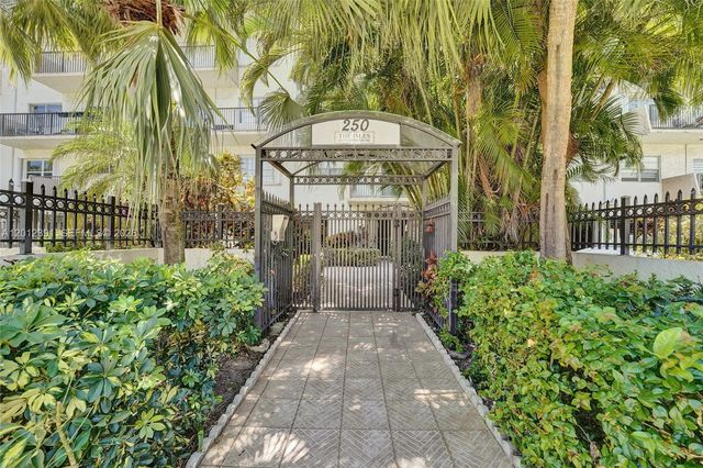 250 181st Dr 214, Sunny Isles Beach, FL 33160