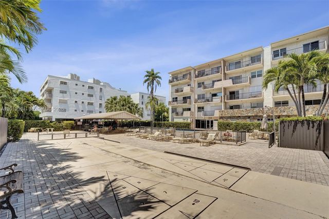 250 181st Dr 214, Sunny Isles Beach, FL 33160