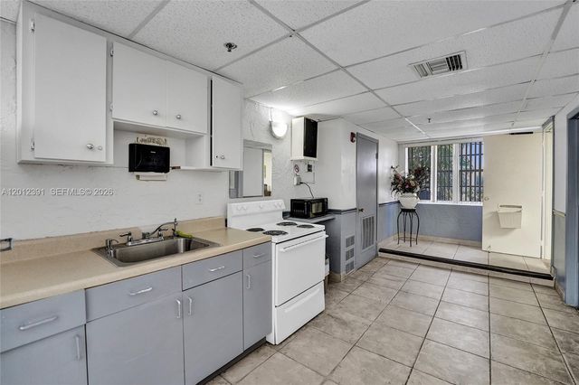 250 181st Dr 214, Sunny Isles Beach, FL 33160