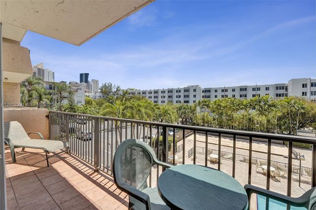 250 181st Dr 214, Sunny Isles Beach, FL 33160