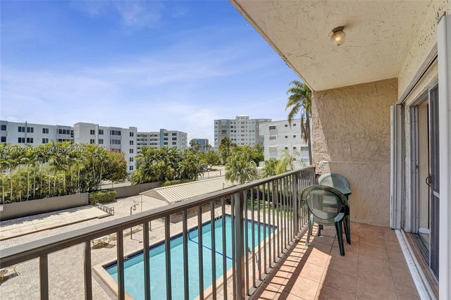 250 181st Dr 214, Sunny Isles Beach, FL 33160