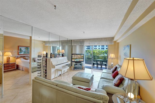 250 181st Dr 214, Sunny Isles Beach, FL 33160