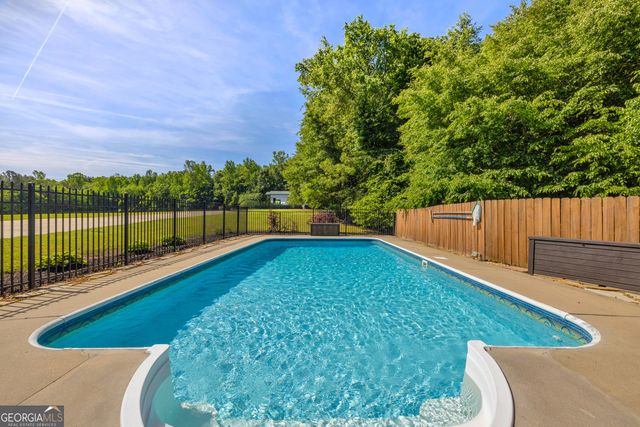 533 Emory Chambers Road, Lula, GA 30554