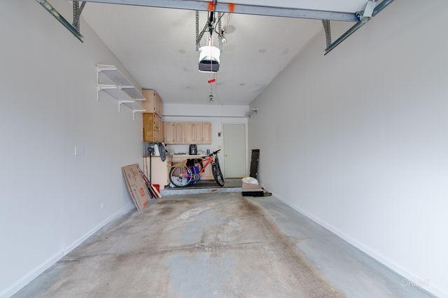 223 Glen Ridge Lane 1B, Bloomingdale, IL 60108