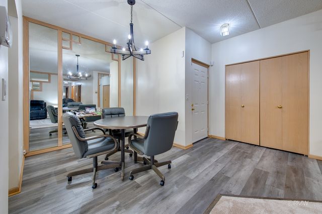 223 Glen Ridge Lane 1B, Bloomingdale, IL 60108