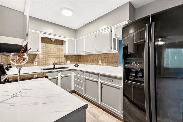 1927 Pottawatomie Street, Leavenworth, KS 66048