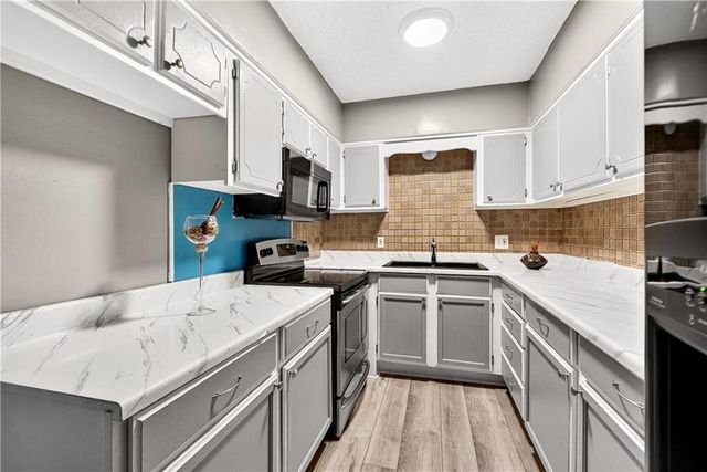 1927 Pottawatomie Street, Leavenworth, KS 66048