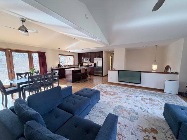 6245 Coopers Hawk Road, Klamath Falls, OR 97601