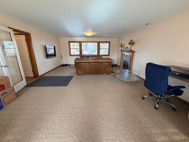 6245 Coopers Hawk Road, Klamath Falls, OR 97601