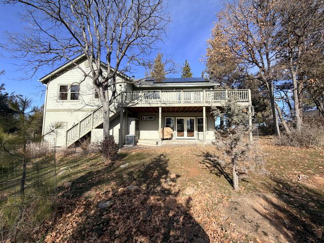 6245 Coopers Hawk Road, Klamath Falls, OR 97601