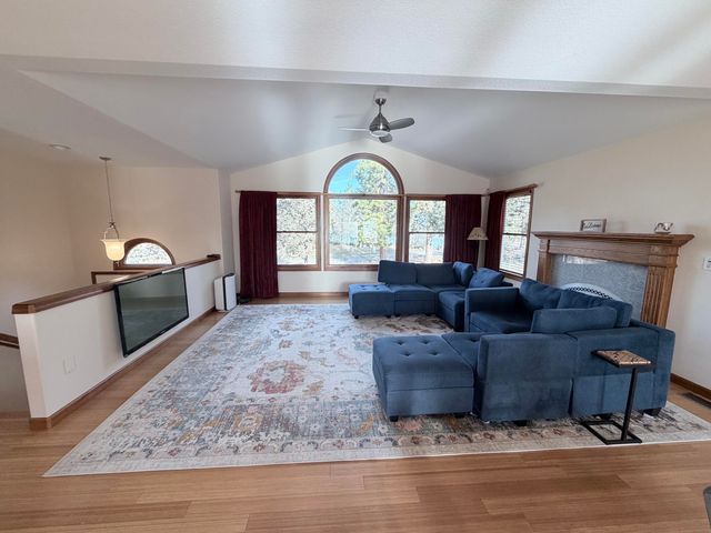 6245 Coopers Hawk Road, Klamath Falls, OR 97601