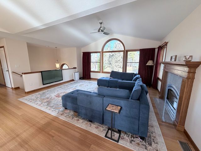 6245 Coopers Hawk Road, Klamath Falls, OR 97601