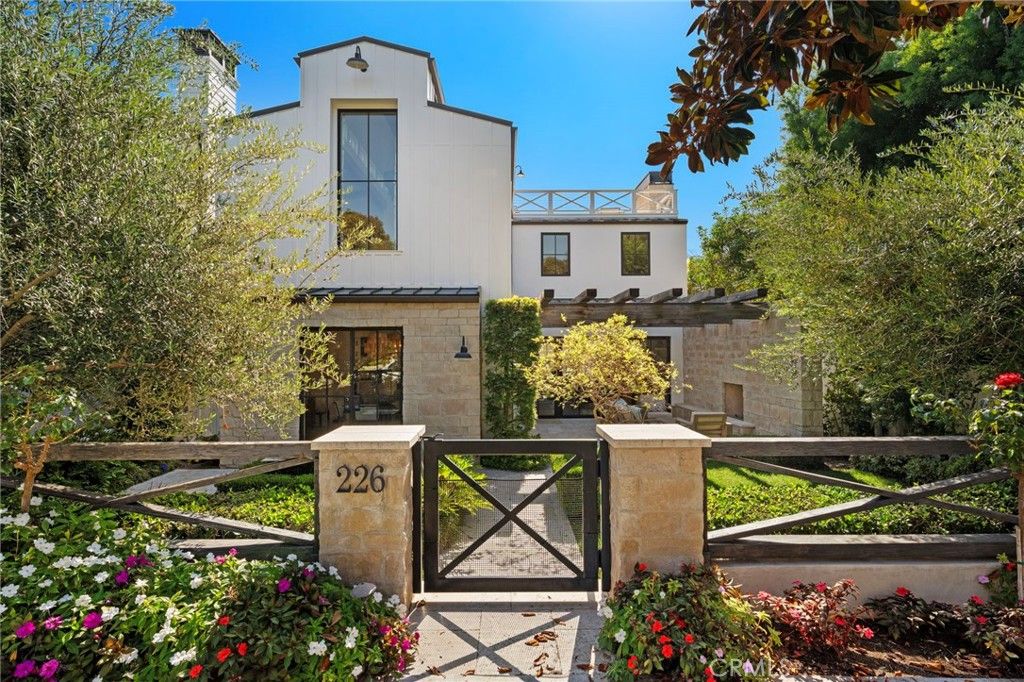 226 Poinsettia Avenue, Corona Del Mar, CA 92625 — exterior
