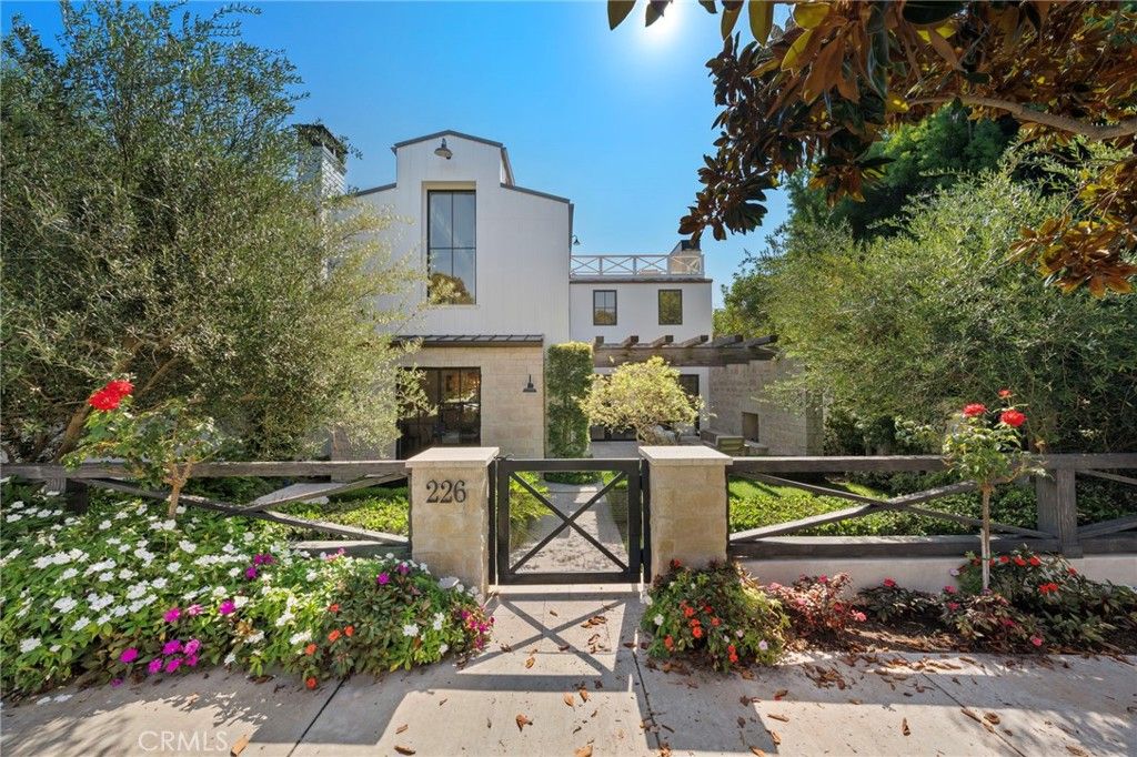 226 Poinsettia Avenue, Corona Del Mar, CA 92625 — photo 2