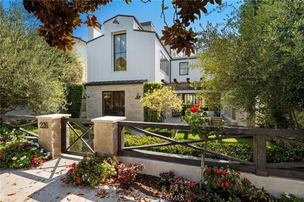 226 Poinsettia Avenue, Corona Del Mar, CA 92625 — photo 3
