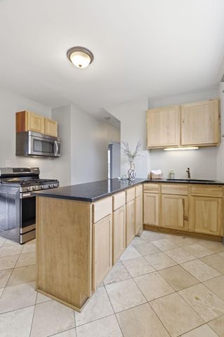 902 Dodd Road, West Saint Paul, MN 55118