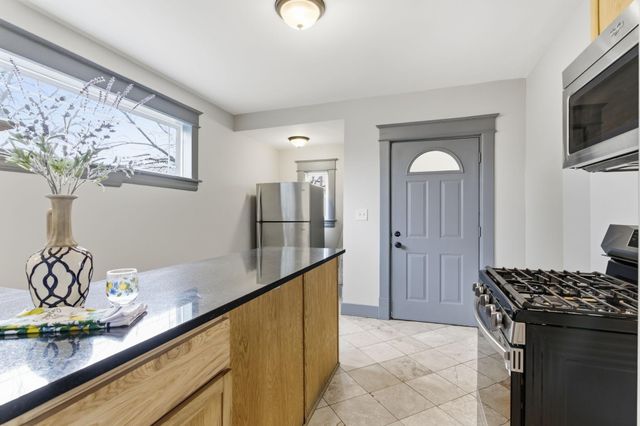 902 Dodd Road, West Saint Paul, MN 55118