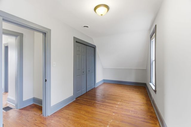 902 Dodd Road, West Saint Paul, MN 55118