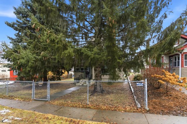 902 Dodd Road, West Saint Paul, MN 55118