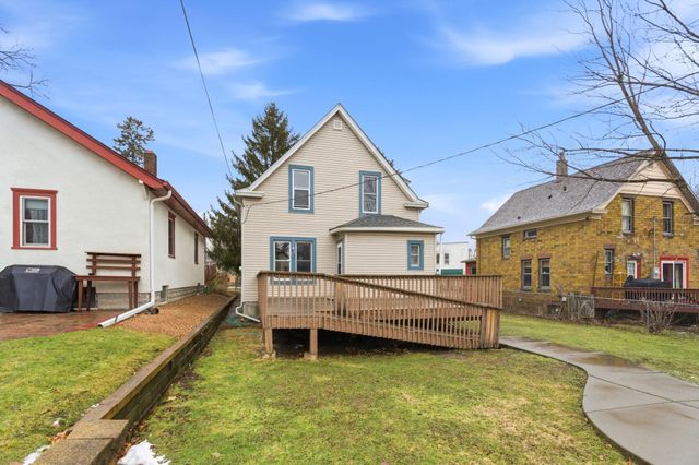 902 Dodd Road, West Saint Paul, MN 55118