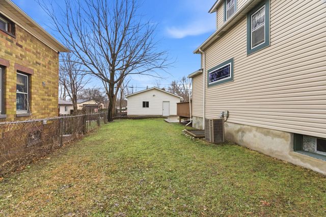 902 Dodd Road, West Saint Paul, MN 55118