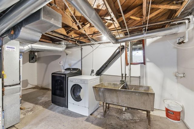 902 Dodd Road, West Saint Paul, MN 55118