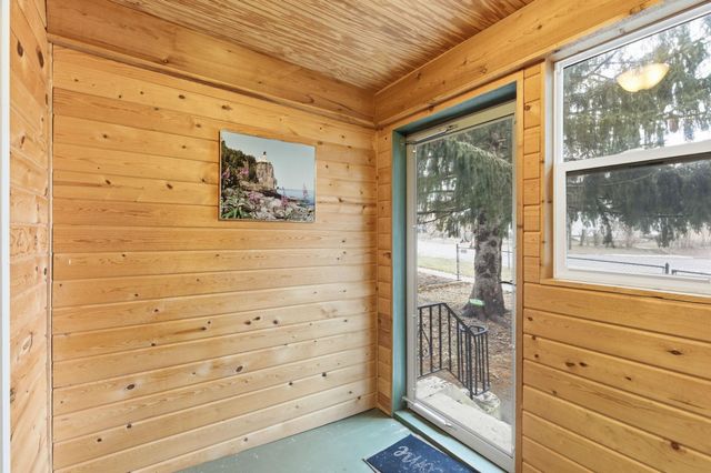 902 Dodd Road, West Saint Paul, MN 55118