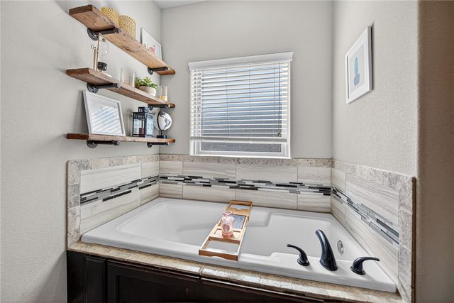 117 Colville Street, Lowell, AR 72745